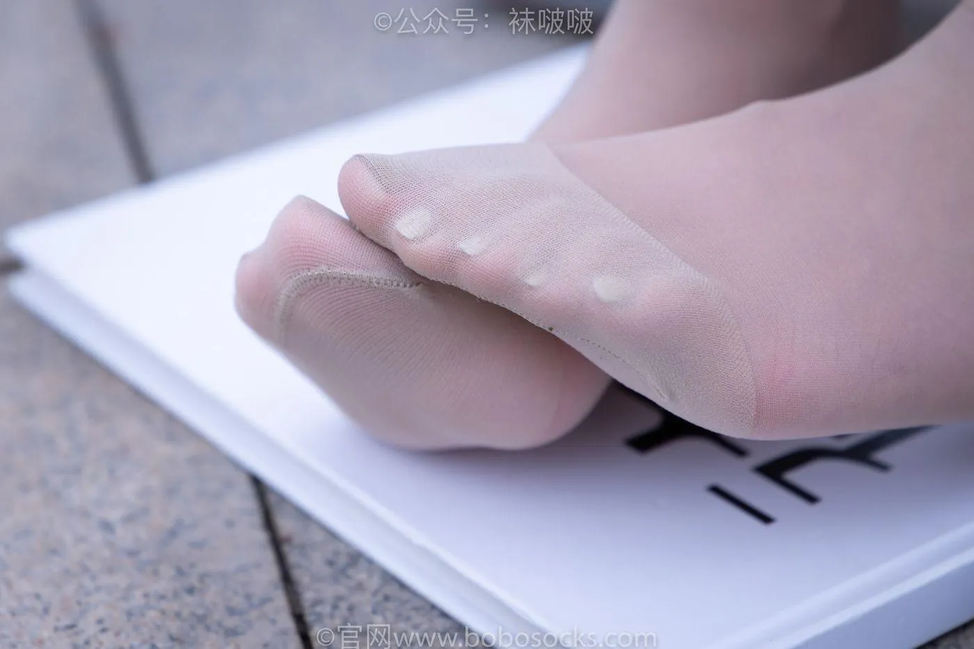 [BoBoSocks袜啵啵]NO.014 思思-华伦天奴高跟鞋、肉丝 [140P]插图9